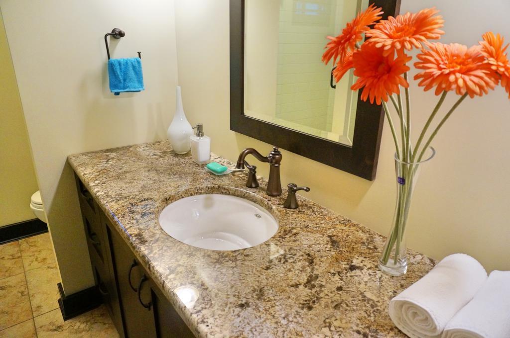 Mission Hill Lake View Villa كيلونا الغربية المظهر الخارجي الصورة