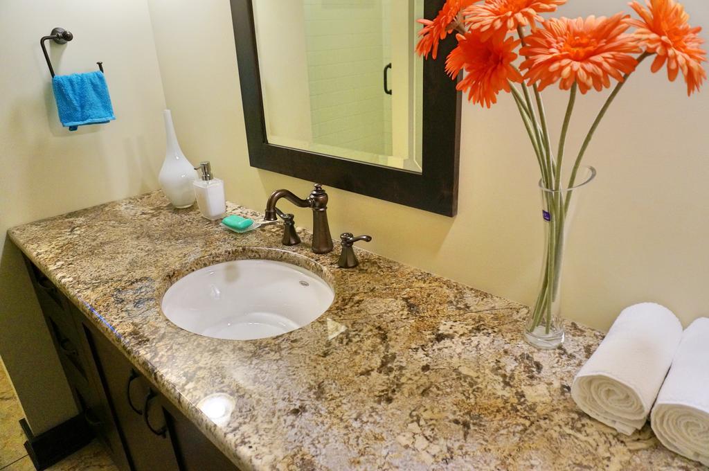 Mission Hill Lake View Villa كيلونا الغربية المظهر الخارجي الصورة